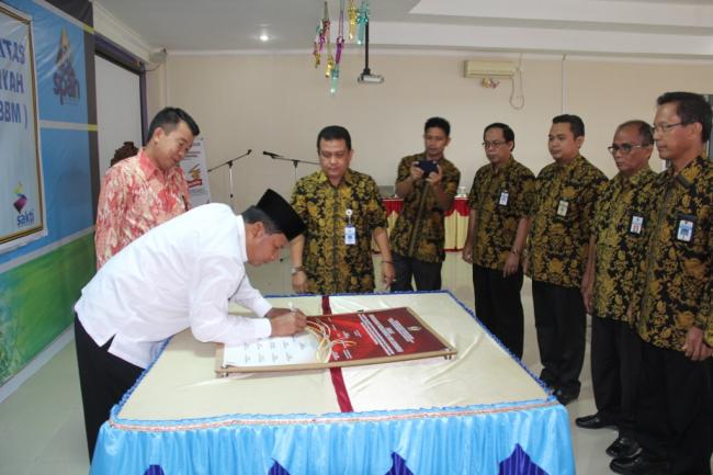 53penanda tanganan piagam pencanangan pembangunan zona integritas oleh wakil bupati solok.JPG